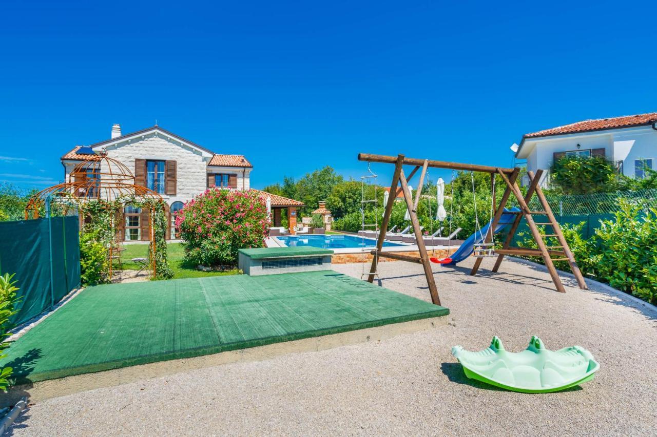 Villa Kamenica Kras Bagian luar foto