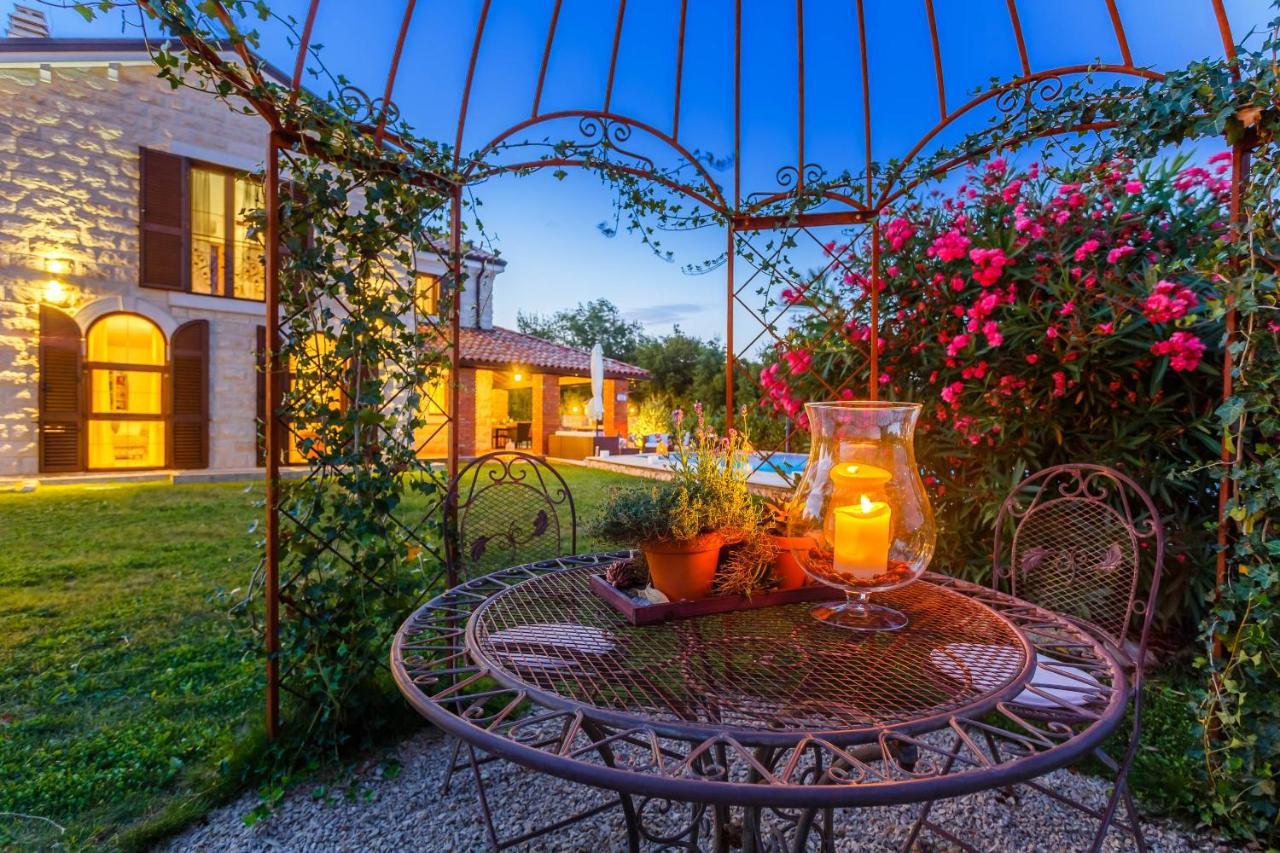 Villa Kamenica Kras Bagian luar foto
