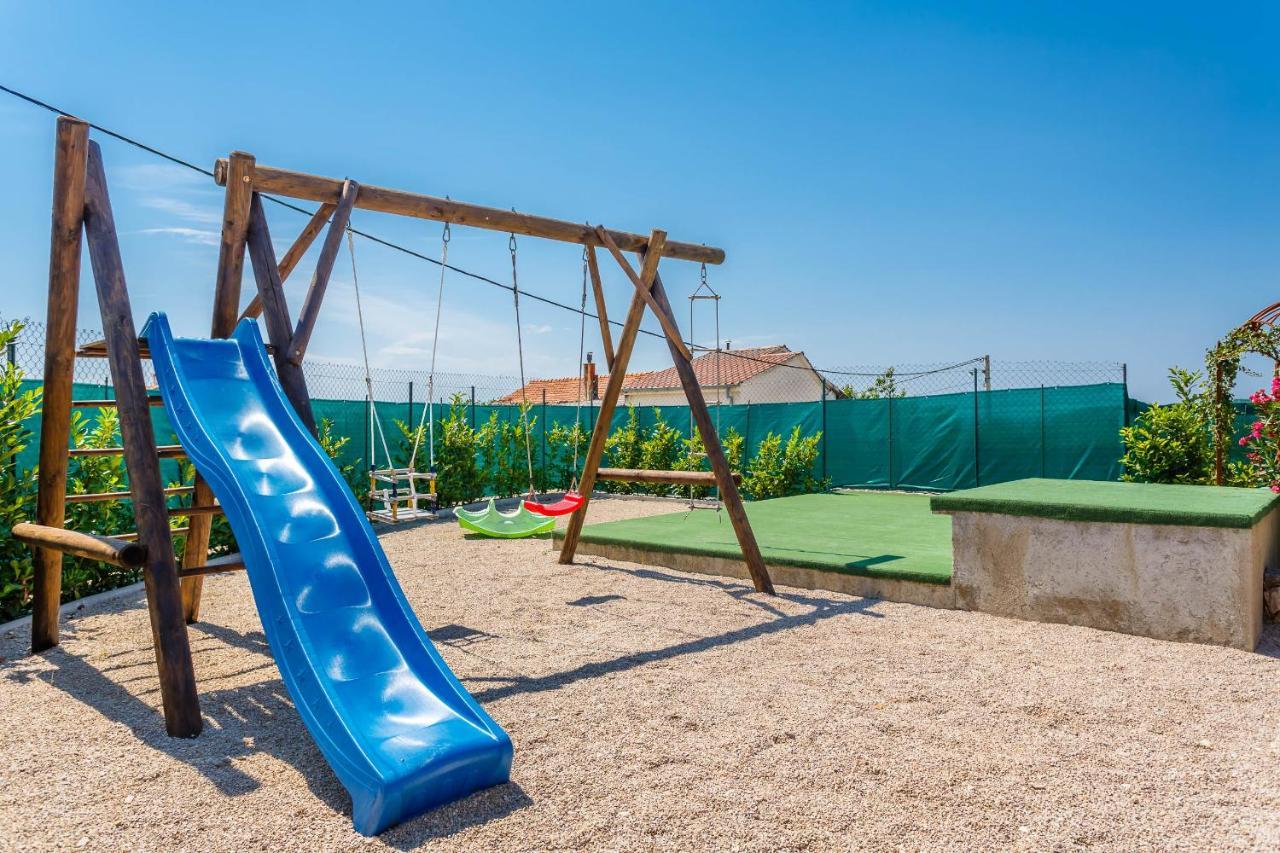 Villa Kamenica Kras Bagian luar foto