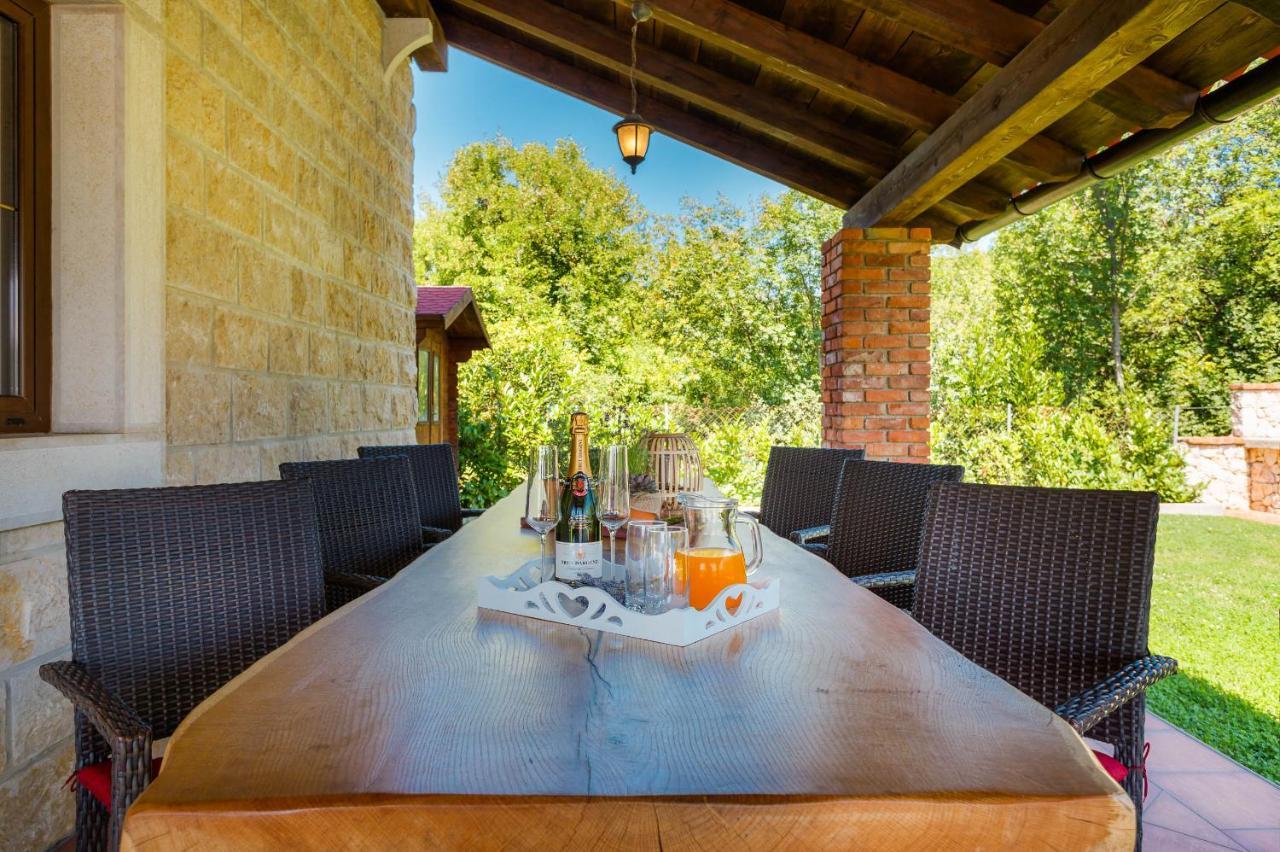 Villa Kamenica Kras Bagian luar foto