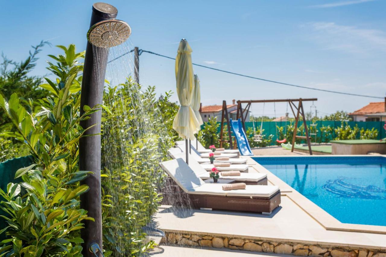 Villa Kamenica Kras Bagian luar foto